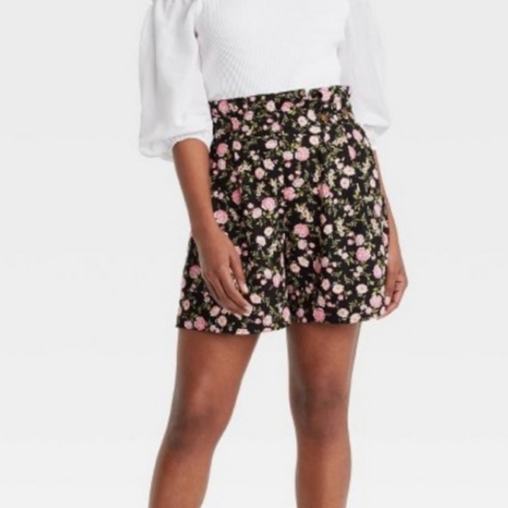 📌FINAL SALE | W.W.W. | Floral Print High Rise Paper Bag Waist Shorts